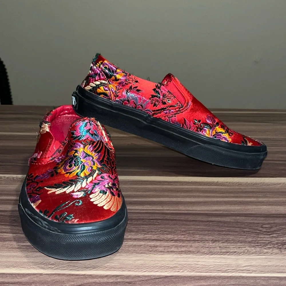 Vans classic festival slip on red satin Chinese new year women sz 5 1/2 men’s 4 - Picture 3 of 13